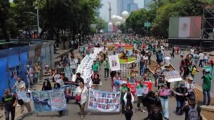Protestas por desapariciones en México colapsan Reforma