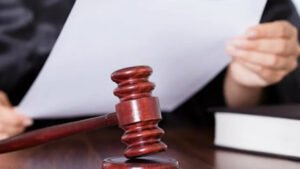Juez confirma pérdida de patria potestad por violencia vicaria