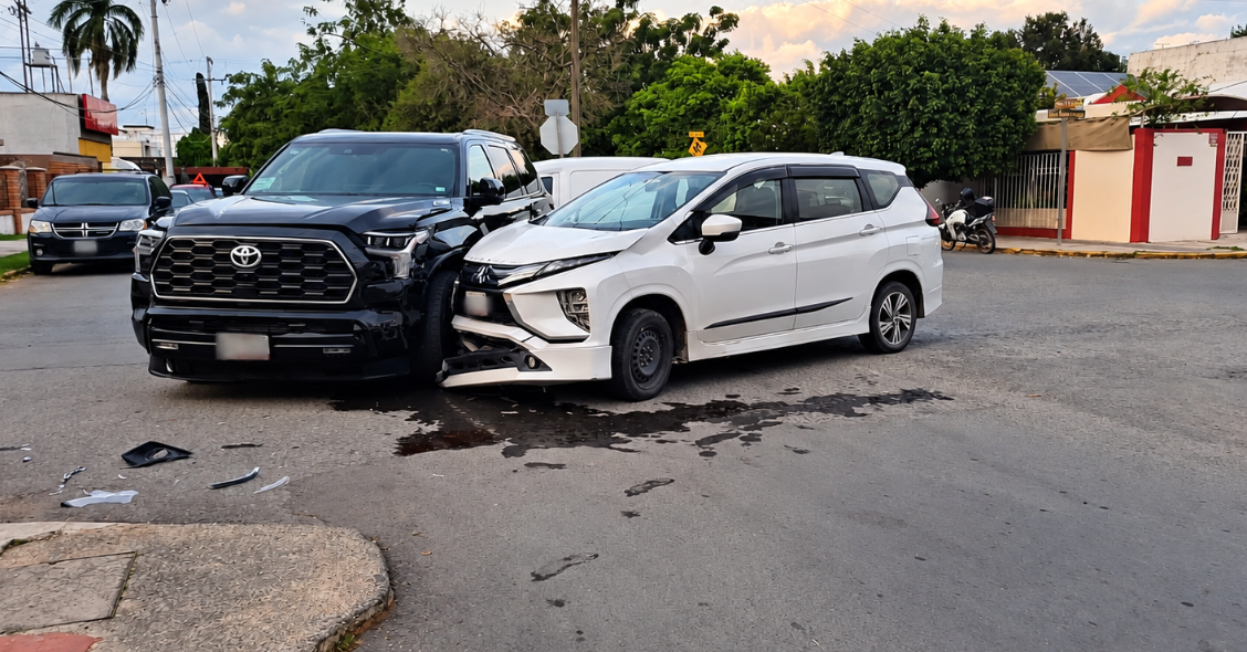 Accidente en Ciudad Victoria entre dos camionetas en Valle de Aguayo